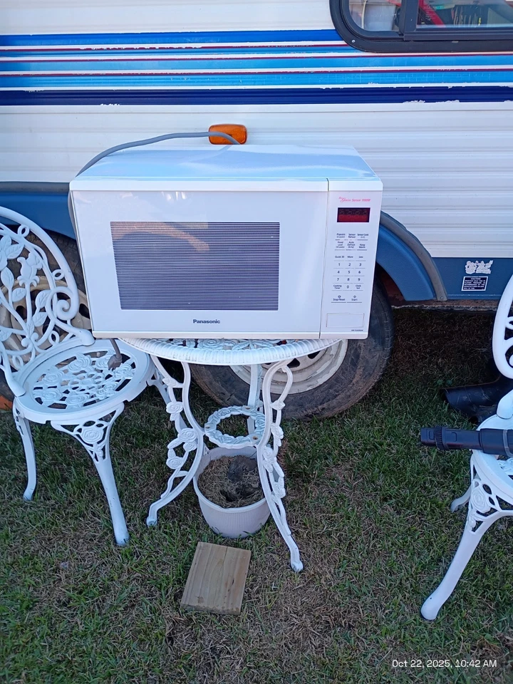 Sensor Panasonic Genius 1,3 Cu. Horno microondas encimera Ft. 1100W blanco Foto 1 de 4