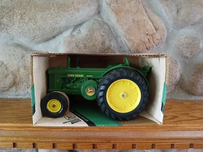 Ertl John Deere Edición Coleccionista Serie 2. Tractor Modelo R 49/1954 escala 1/16 Foto 1 de 4