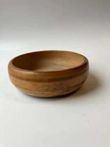 "Pequeño tazón de madera tallado a mano de 6" - Imagen 1 de 6