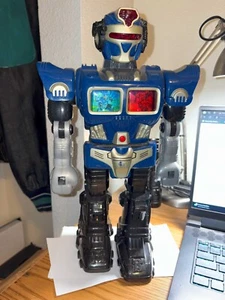 Vintage HAP-P-KID TOY 2005 Roboter Lichter Geräusche Turbo Fighter 15" groß - Bild 1 von 4