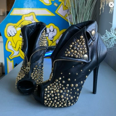 RARE Alexander McQueen Gold Studded Skull Ankle Boots Heels sandal 37 7 6.5 - Image 1 of 4