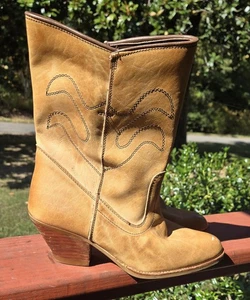 Vintage Women's Cowboy Western Leather Boots Sz 8.5 W Tan Benoit Dalve Romania - Picture 1 of 19