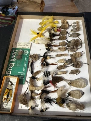 De colección Weber And Tuttle's Fly Rod Devil Bugs And Mouse Frog Colección En Estuche Foto 1 de 4