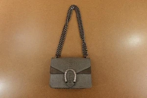 Borse in Pelle Womens Gray Embossed Leather Small Shoulder Bag - Picture 1 of 8