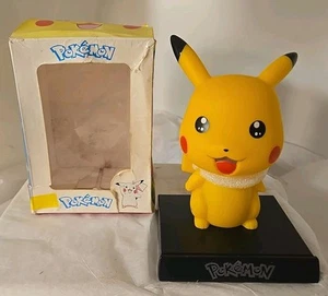 Vintage Nintendo Pokemon Pikachu Suto Kopfschütteln Puppe Wackelkopf Spielzeug - Bild 1 von 15