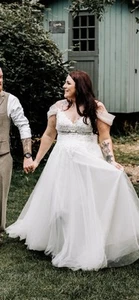 Wedding Dress - Tres Chic Designer Dress. Bridal size 18 - Picture 1 of 5