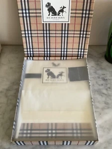 BURBERRY Boxed Stationary Set Envelopes & Letter Writing Set Embossed & Check - Picture 1 of 6