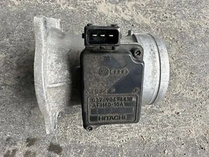 Medidor de masa de aire VW Golf 4 Cabrio 037906461B - Imagen 1 de 3