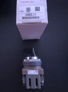 ASN3L11 IDEC 2-Position Selector Switch Lever Operator 1NO-1NC Maintained Black - Picture 1 of 5