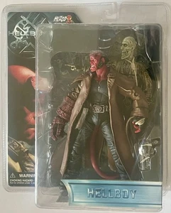 Modellino Mezco Hellboy Movie Series 1 2003 Hellboy con Ivan Corpse nuovo con scatola - Foto 1 di 4