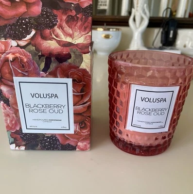 Vela clásica Voluspa Blackberry Rose Oud 6,5 oz - Nueva en caja Foto 1 de 3