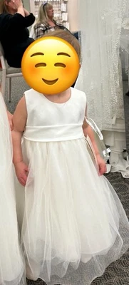 Vestido de novia David’s marfil flor niña - NUEVO con etiquetas - 2T - faja de lazo - S1038 Foto 1 de 4