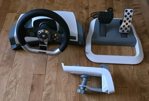 Microsoft Xbox 360 Wireless Racing Wheel W/ Force Feedback Pedals & Desk Clamp - Foto 1 di 16