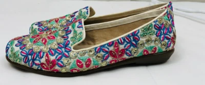 Mocasines para mujer con aerosoles de lentejuelas y metálicos talla 8 M Foto 1 de 4