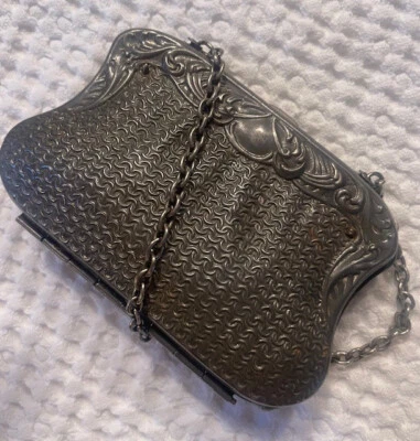 Bolsa de moedas antiga vitoriana de metal em relevo - início dos anos 1900 - Imagem 1 de 4