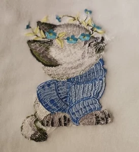 Kitten Embroidery Square 13 x 9" On Extra Soft Fleece Home Embroidery Machine - Picture 1 of 2