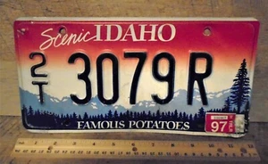 Idaho 1997 Haus Anhänger Nummernschild # 2T 3079R rot weiß und blau Berge - Bild 1 von 3