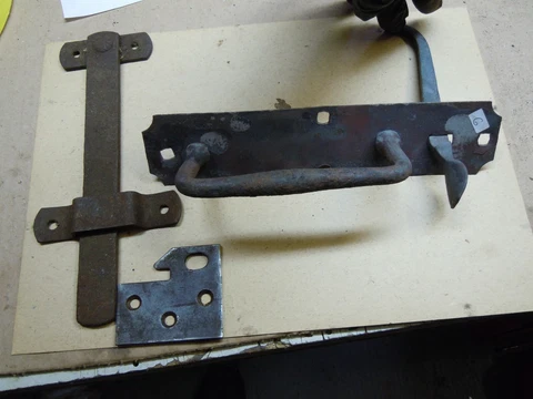 PRIMITIVE ANTIQUE DOOR or GATE PULL HANDLE thumb LATCH   G Cover