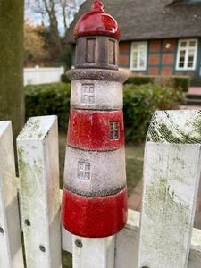 Zauberhafter Landhaus Zaunhocker, Zaunstecker Leuchtturm rot, Zaunfigur, Keramik - Bild 1 von 4