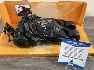 (SSG) CHRISTIAN BALE Signed Batman Die-Cast Metal Batmobile - BAS/Beckett COA - Picture 1 of 19