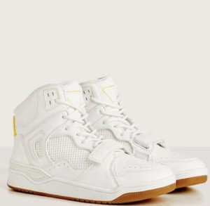 sneaker store brooklyn