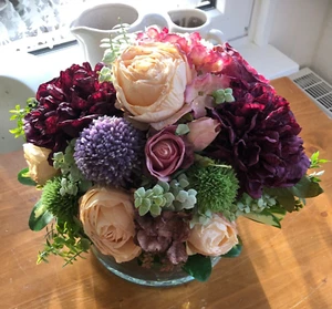 Vintage/Shabby Rosen in Glas Vase Kunst Seiden Blumen Hortensie Beeren 32x34cm - Bild 1 von 21