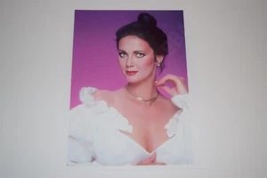 Lynda Carter Wonder Woman pinup 8x10 glossy photo Busty Sexy Cleavage tv 0803 - Picture 1 of 1