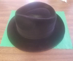 (ONE HAT) BLACK VELOUR FEDORA/PARTY HATS CASINOS/EVENTS/NEW YEAR'S EVE - Picture 1 of 3