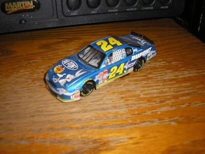De colección 1/43 WC NASCAR #24 Jeff Gordon Monte Carlo 400 Bugs Bunny Dupont Chevy Foto 1 de 4