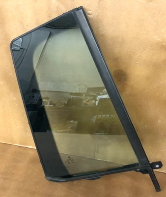 2011 volkswagen tiguan door vent glass window ( passenger rear ) 2009-2017 - Image 1 of 4