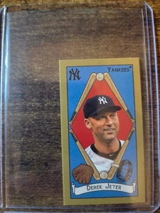 2025 Topps 205 Derek Jeter Mini New York Yankees Salón de la fama - Imagen 1 de 2