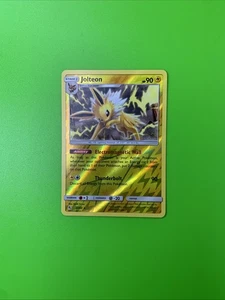 Jolteon 23/68 Hidden Fates Reverse Holo Pokémon Card NM - Picture 1 of 6