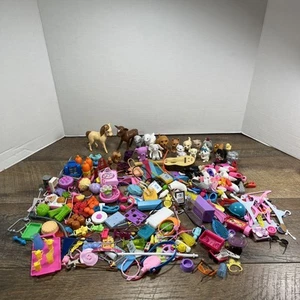 Vintage Barbie Lot Schuhe Haustiere Essen Geldbörsen Gläser Küche Walkman Doc Zubehör - Bild 1 von 24