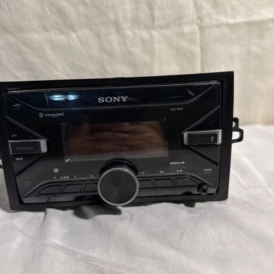 Receptor de medios digitales en tablero para automóvil Sony DSX-B700 2 DIN Foto 1 de 4