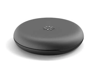 Estuche alineador Invisalign™ en negro | Tienda de accesorios Invisalign Foto 1 de 4