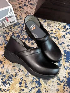 Dansko Womens Professional Black Box Heeled Clogs Size 42 New! - Picture 1 of 9