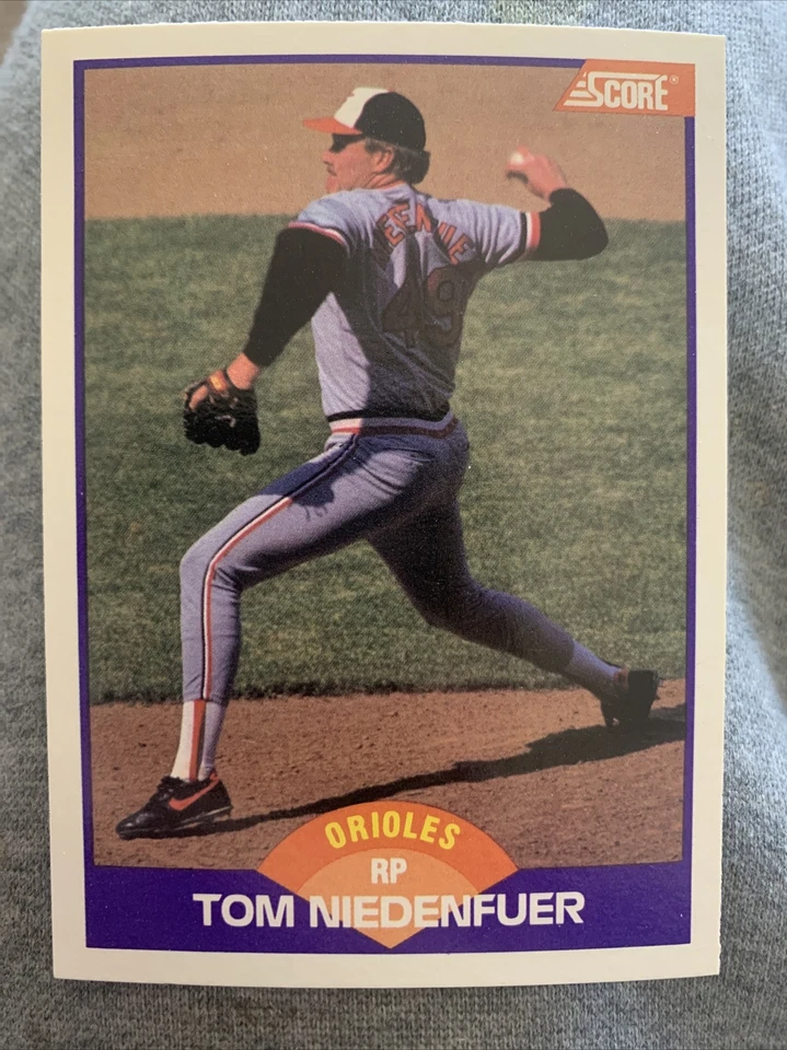 1989 Score Tom Niedenfuer Baltimore Orioles #252 @2342* - Image 1 of 1