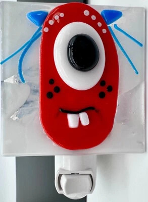 Luz nocturna de vidrio fundido Creature Monster para niños nueva roja blanca azul 2 dientes Foto 1 de 4