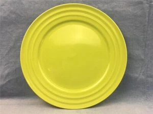 Plato de cena Double Ridge verde manzana de Rachael Ray borde en relieve L223 - Imagen 1 de 2