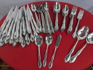 Lote de 93 piezas de cubiertos de acero inoxidable Oneida Community CHATELAINE usados - Imagen 1 de 9