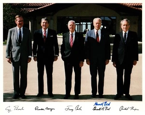 Fotografía de cinco presidentes de Estados Unidos firmada por Gerald Ford - en perfecto estado - Imagen 1 de 2