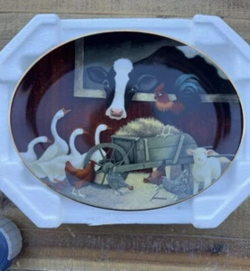 Porcelain Plate " Barnyard Gathering" (pp) - Picture 1 of 7