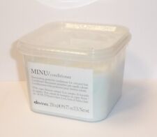 Acondicionador mínimo para el cuidado del cabello Davines Essential 250 ml