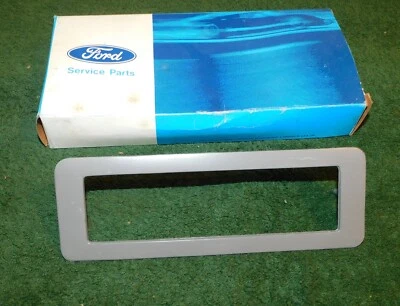 1971-1980 Ford Pinto Bobcat NOS LH FENDER RH REAR QUARTER SIDE MARKER LAMP BEZEL - Image 1 of 3