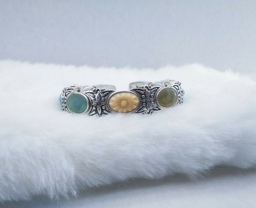 OFF WHITE Signed Vintage Liz Claiborne Off White Dome Flower Flexible Bangle Bracelet