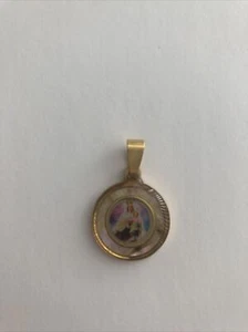 Ciondolo Medaglia Beata Vergine Maria con Bambino Acciaio Inox Tono Oro - Foto 1 di 2