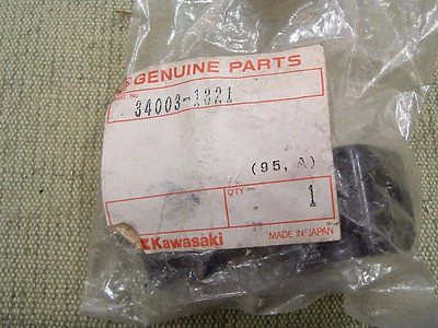 NOS OEM Kawasaki 34003-1321 Holder Step RR,LH EX500 Ninja  Foto 1 de 3