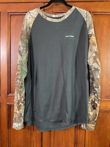 Realtree Men’s 2xl Hunting Long Sleeve Waffle Shirt Gray And Camo Euc Cut Thumb  - Picture 1 of 16