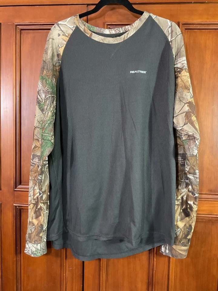 Realtree Men’s 2xl Hunting Long Sleeve Waffle Shirt Gray And Camo Euc Cut Thumb  - Image 1 of 4