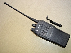 Antenne, batterie et clip ceinture Motorola GP340 UHF 403-470MHz c/w. - Photo 1/7